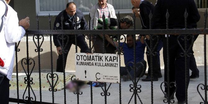 Silikon Sıkmak İsterken 10’nucu Katın Penceresinden Düştü