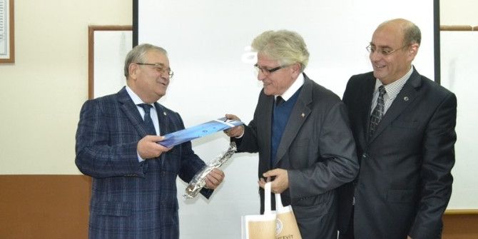 Beü’de “Bir Ufuk Turu” Adlı Konferans Sunuldu