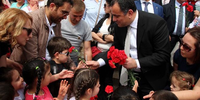 "Anadan Ata’ya Çiçek" Karşıkaya’dan Geliyor