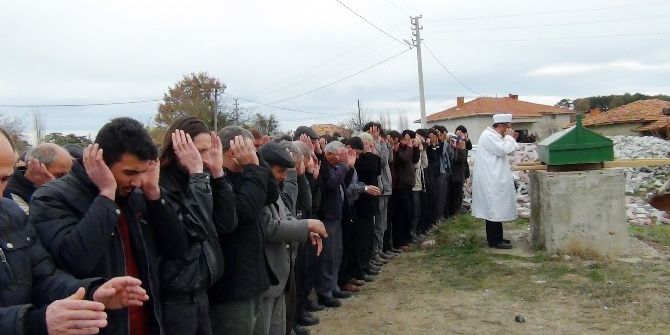 Düğün Günü Trafik Kazasında Hayatını Kaybeden Damat Defnedildi