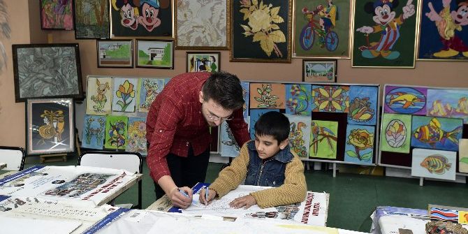 Artık Ayakkabı Değil, Tuval Boyuyor
