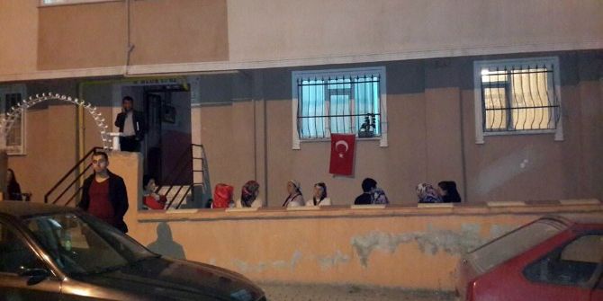 Annesine Saldıran Şizofreni Hastası Silahla Vurularak Hayatını Kaybetti