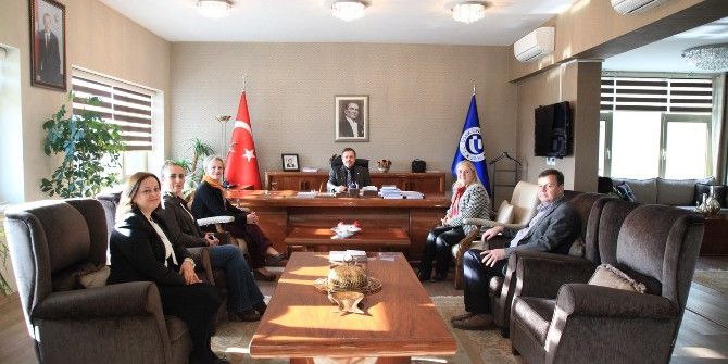 Uşak Üniversitesi’nde Tekstil, Deri Ve Seramik Birleşecek