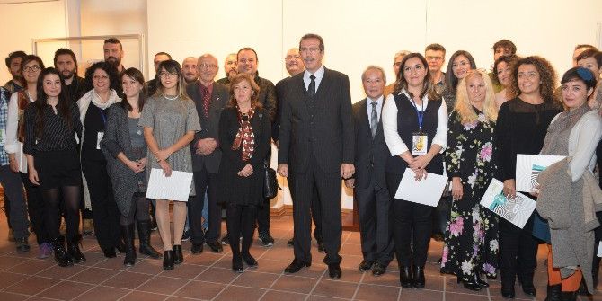 Kaligrafi Ve Tipografiyi Yunus Emre Felsefesiyle Birleştiren Sergi