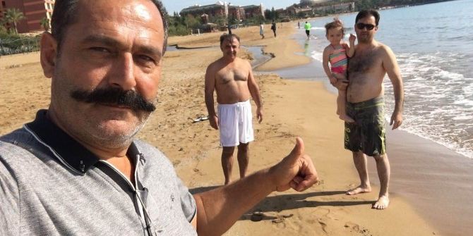 Sezonu Vukuatsız Atlatan İşletmeci, Kimse Boğulmasın Diye Plajda Nöbet Tutuyor