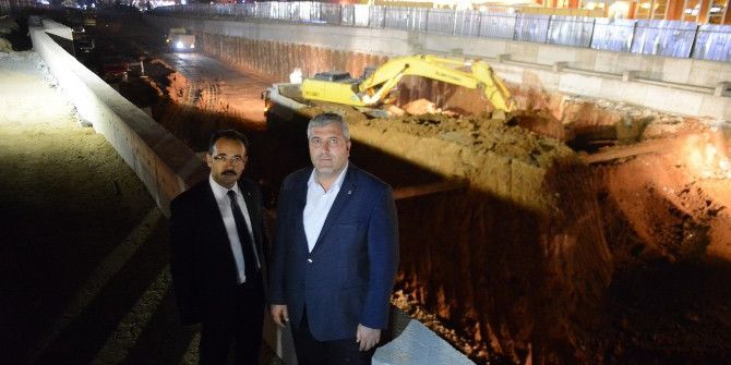 Uşak Belediyesi Saate Bakmayı Unuttu