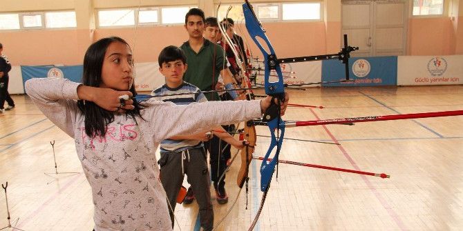 Yozgat’ta Okçuluk Sporu Geliştiriliyor