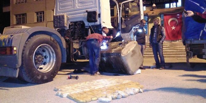 Tır’ın Yakıt Deposundan 53 Kilo Eroin Çıktı