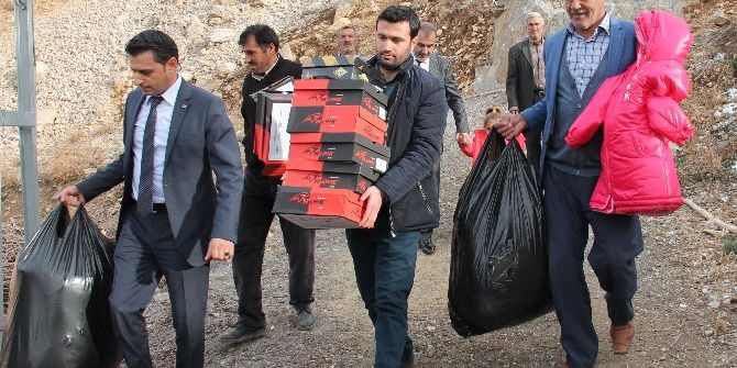 Bir Mektupla Köyün Tüm Çocuklarını Mutlu Etti
