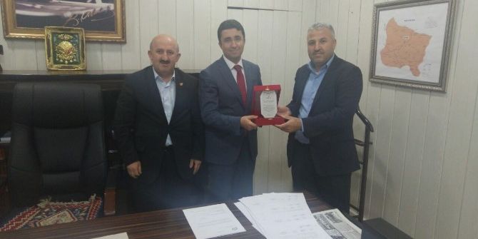 Kızılay, Baykan Kaymakamı Kocabey’e Plaket Verildi