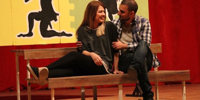 Artiz Mektebi Kahkahaya Boğdu