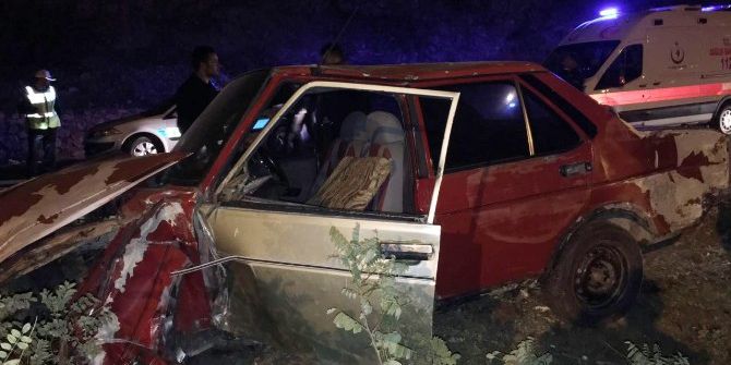 Polisten Kaçan Sürücü Kaza Yaptı: 3 Yaralı