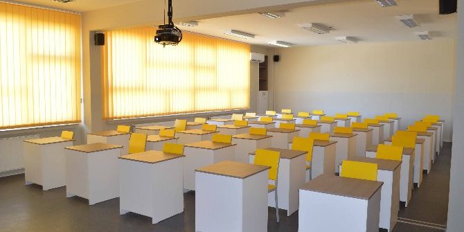 Kosova’da Vıçıtırın Eqrem Çabej Lisesi’ne Çok Amaçlı Salon Desteği