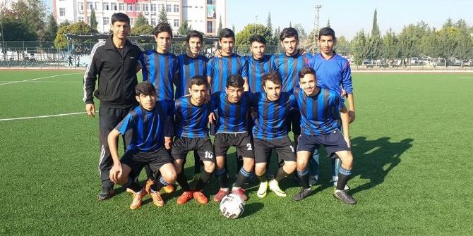 Futbol Ve Voleybol Turnuvasında Şampiyonlar Kupasını Aldı