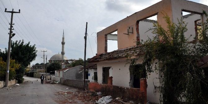 Antalya’da Kentsel Dönüşüm İki Mahalleyi Hayalet Şehre Çevirdi