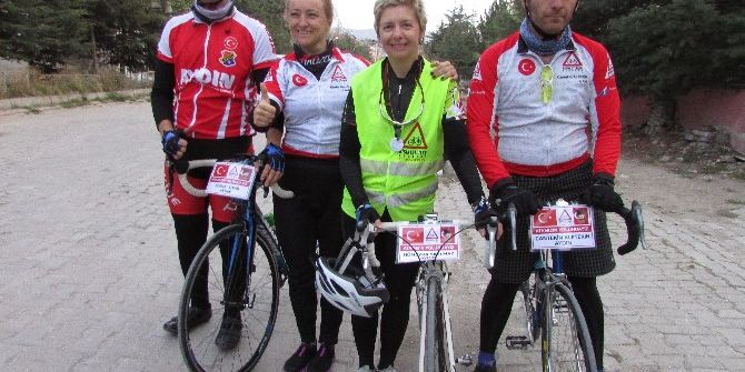Ata’nın Huzuruna Çıkacak Bisikletliler Sandıklı’da Mola Verdi