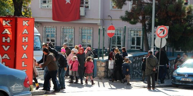 Bilecik’te Okul Giriş Çıkış Saatleri Değiştirildi