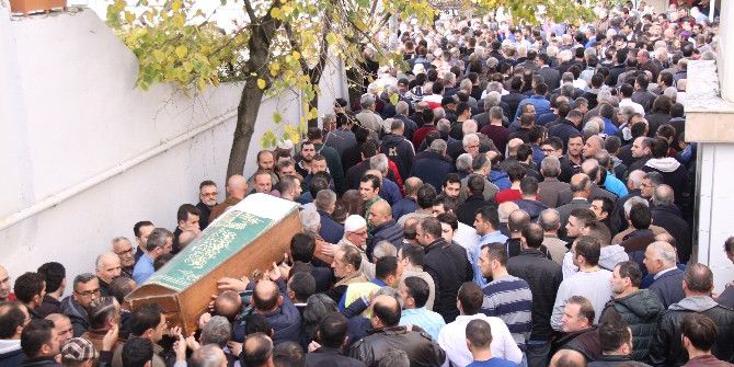 Ayı Saldırısından Kaçarken Tüfekle Yaralanan Avcı Yaşam Savaşını Kaybetti