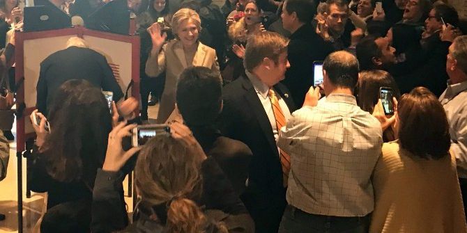 Hillary Clinton Oyunu Kullandı