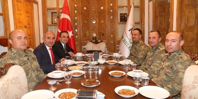 Fırat Kalkanı Harekatını Yöneten Komutanlar Belediye Başkanı Hasan Kara’yı Ziyaret Etti