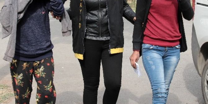 Fuhuş Yapan Kız Kardeşler "Baltayı Taşa Vurdu"