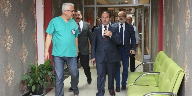 Vali Işık Sağlık Kurumlarını Gezdi