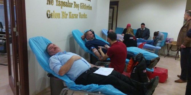 Ak Parti Aziziye İlçe Başkanlığından Kan Bağışı