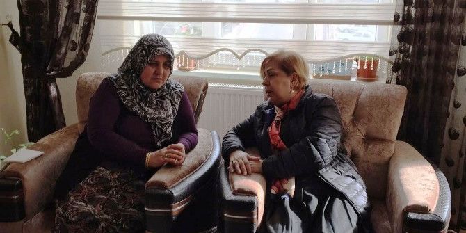 Vali Kamçı’nın Eşinden Şehit Ailesine Ziyaret