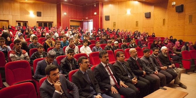 Ahlat’ta "İmam Hatiplerin Misyonu Ve İlahiyatların Geleceği" Konferansı