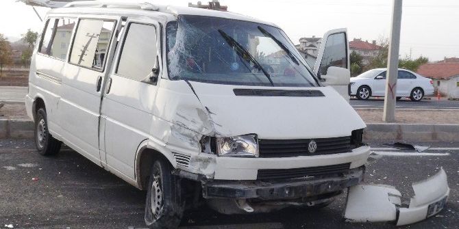 Aksaray’da Üç Aracın Karıştığı Kazada 1 Yaralı