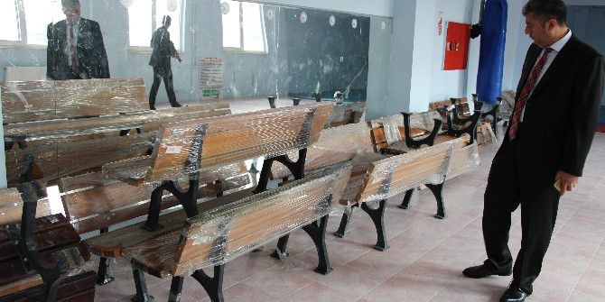 İstanbul’dan Silvan’a Park Malzemesi Desteği