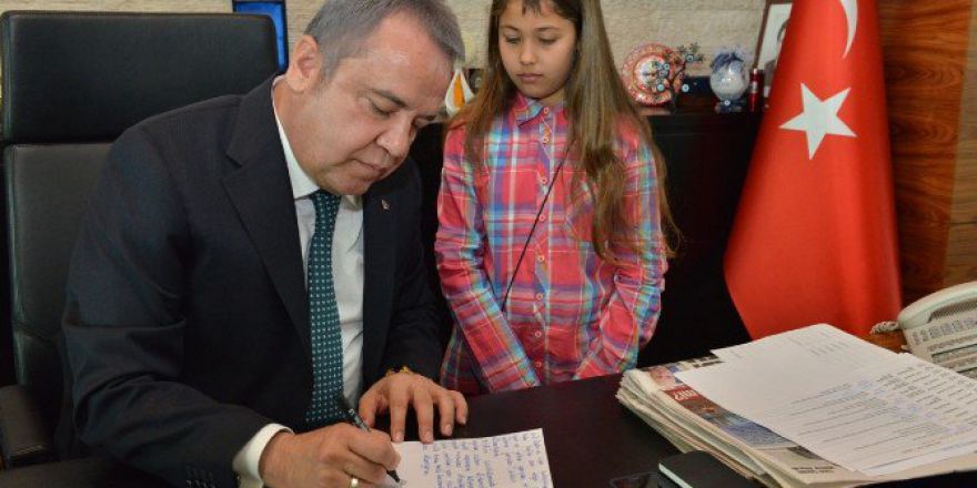 En Başarılı İlçe Belediye Başkanı, Muhittin Böcek Oldu