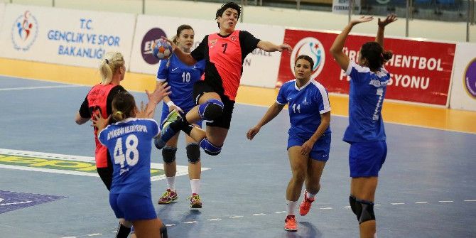 Yenimahalle Devler Arenasında