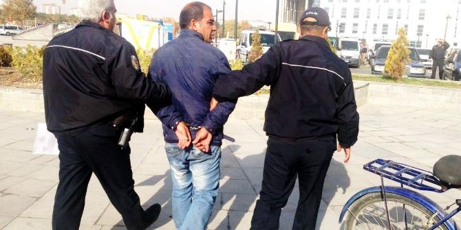 Parkta Oturan 3 Kişiye Bıçak Çekerek Cep Telefonlarını İsteyen Sanığa 6 Yıl Hapis