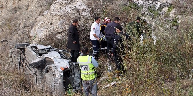 Tosya’da Otomobil Dereye Uçtu: 1 Yaralı