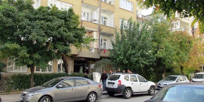 Polis Üniforması İle 1.5 Milyon Dolarlık Soygun