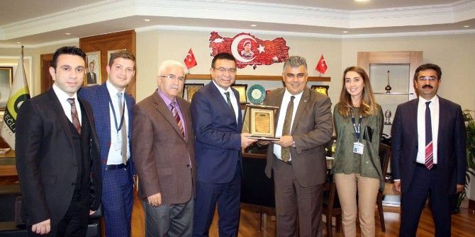 Ereğli Belediye Başkanı Özgüven’den Medaş’a Plaket
