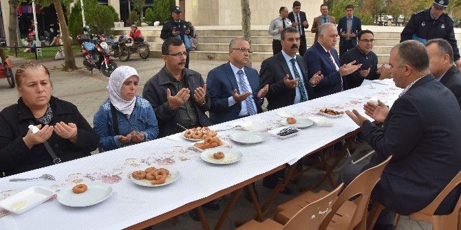 Salihli’de Kazada Ölen Belediye İşçisi Anısına Lokma Hayrı Yapıldı