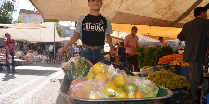 Hayatın Yükünü Taşıyan Minik Omuzlar Aile Bütçesine Katkı Sağlıyor
