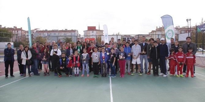 Cumhuriyet Kupası Tenis Turnuvası Sona Erdi