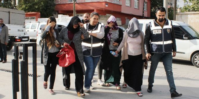 Mağazadan Kıyafet Çalan Kadınlar Adliyeye Sevk Edildi