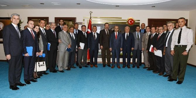 Vali Demirtaş: "İlçelerdeki Sorunların Giderilmesinde İşbirliği Şart"