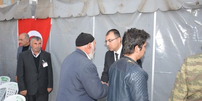 Vali Toprak Şehit Mustafa Yeli’nin Mevlitine Katıldı