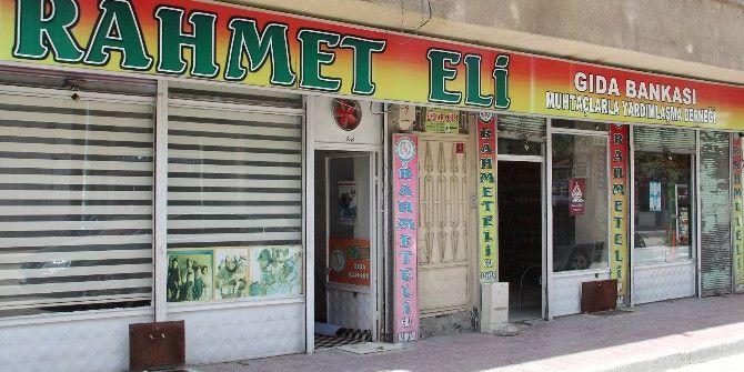 Van Rahmet Eli Derneğinden 244 Aileye Yardım