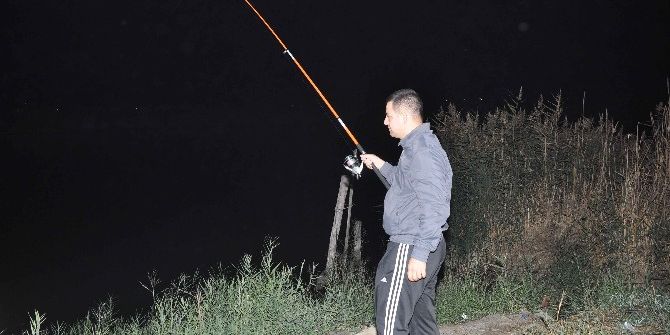 Bütün Gece Olta Atıp 5 Kefalle Birinci Oldular
