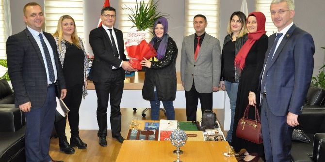 İtso Yaptırdığı Okula Sürekli Destek Veriyor