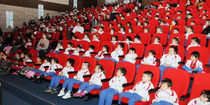 Süleymanpaşa Çocuk Kulübü Üyeleri “Alaaddin’in Lambası” İle Güldü