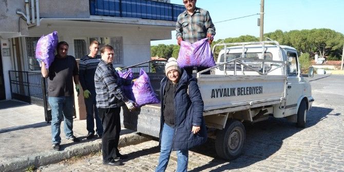 Ayvalık Şefkat Evleri’nden İhtiyaç Sahiplerine Kömür Yardımı
