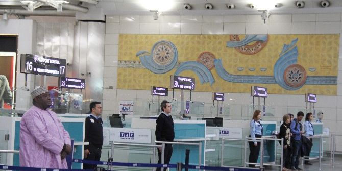 Atatürk Havalimanı’nda Ata’ya Saygı Duruşu