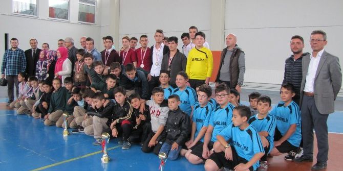 Hisarcık’ta Spor Müsabakalarında Dereceye Giren Öğrenciler Ödüllendirildi